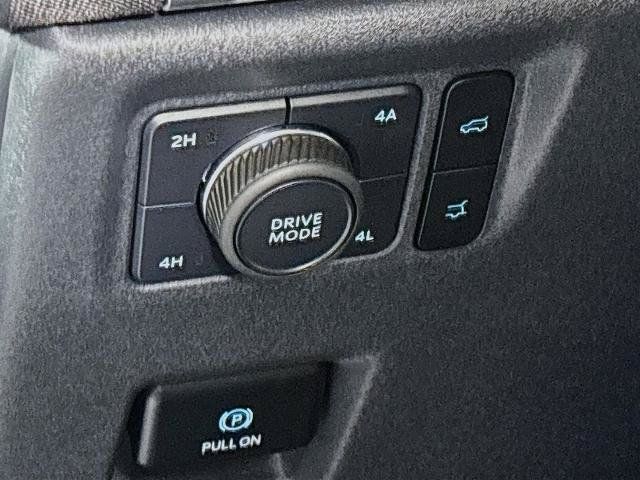 Certified 2025 Ford Expedition Active AWD/4WD image 10
