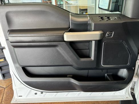 Used 2020 Ford F150 Lariat w/ Equipment Group 502A Luxury AWD/4WD image 18