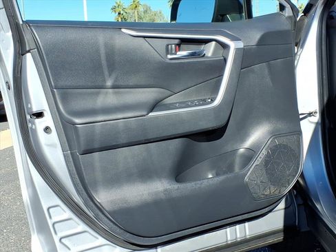 Used 2019 Toyota RAV4 XLE image 19