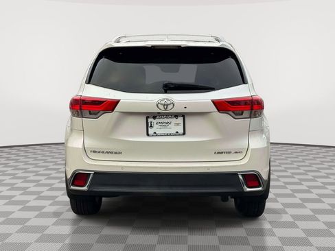 Used 2017 Toyota Highlander Limited AWD/4WD image 6