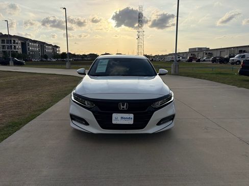 Used 2019 Honda Accord Sport image 2