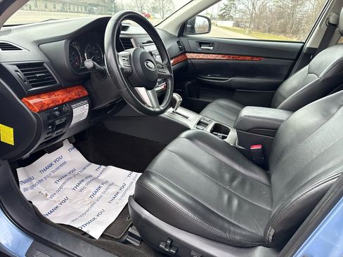 Used 2011 Subaru Outback 2.5i Limited w/ PWR Moonroof Pkg image 10
