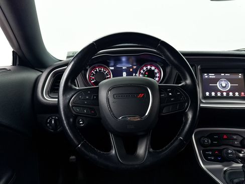 Used 2021 Dodge Challenger SXT RWD image 3