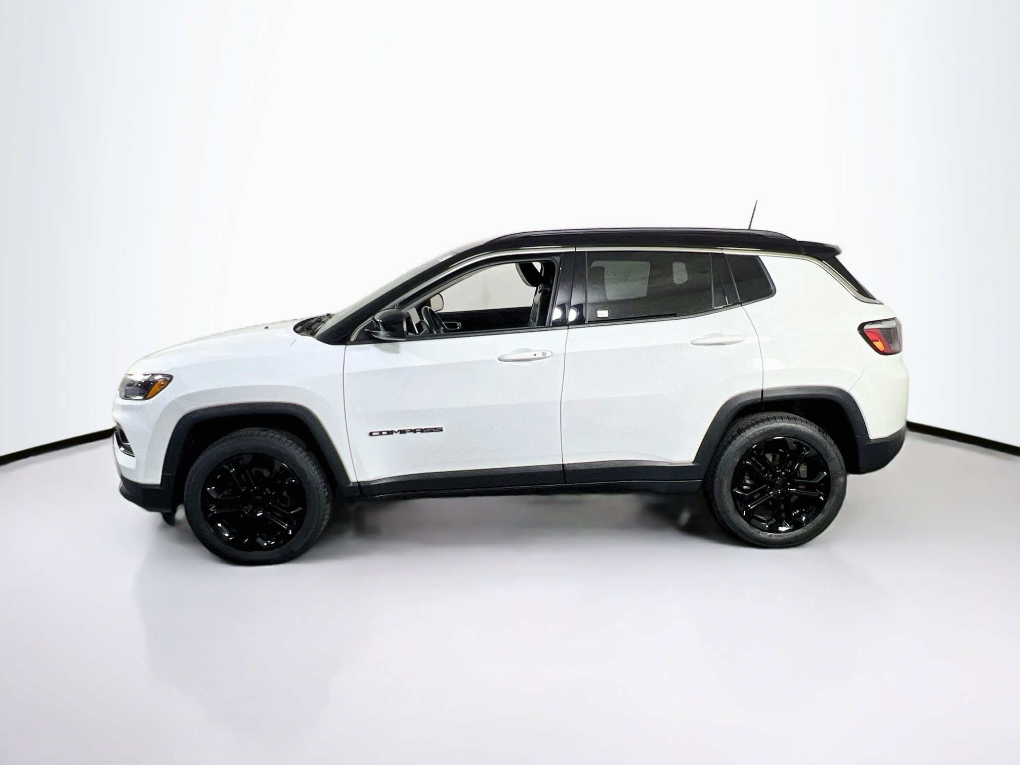 Used 2022 Jeep Compass Limited AWD/4WD image 8