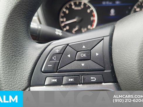 Used 2025 Nissan Altima 2.5 SV FWD image 12