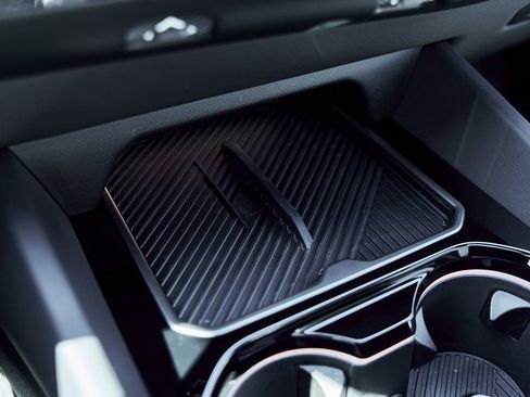 Used 2026 BMW 550e xDrive image 66