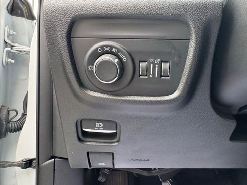 Used 2024 Jeep Grand Cherokee L Laredo AWD/4WD image 25