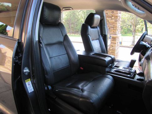 Used 2016 Toyota Tundra SR5 w/ SR5 Upgrade Package image 23