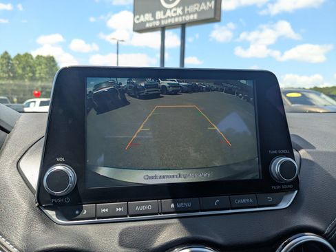 Used 2024 Nissan Sentra SV FWD image 16