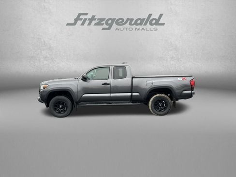 Used 2022 Toyota Tacoma SR w/ SX Package image 4