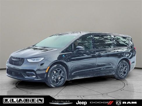 Certified 2023 Chrysler Pacifica Touring-L w/ S Appearance Package image 1