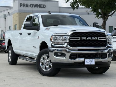 Used 2024 RAM 2500 Big Horn AWD/4WD image 2