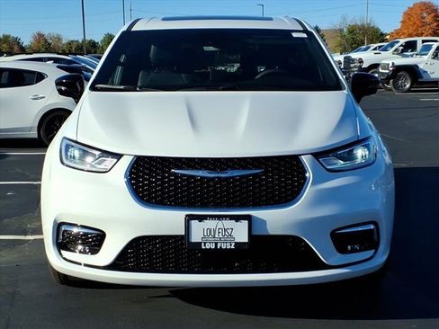 New 2026 Chrysler Pacifica Select image 24