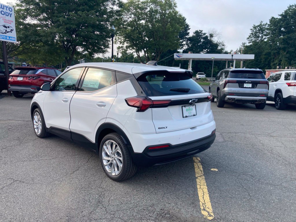 New 2027 Chevrolet Bolt LT w/ Comfort Package FWD image 24