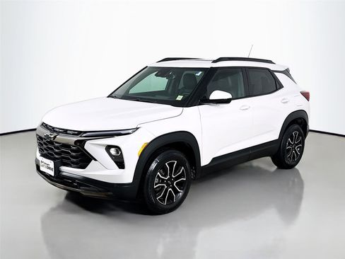 Used 2025 Chevrolet TrailBlazer ACTIV w/ Convenience Package image 4