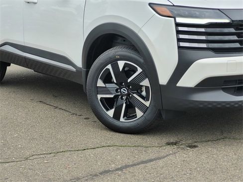 New 2026 Nissan Kicks SV w/ SV Premium Package image 2