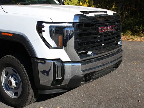 New 2025 GMC Sierra 2500 Pro w/ Convenience Package AWD/4WD image 5