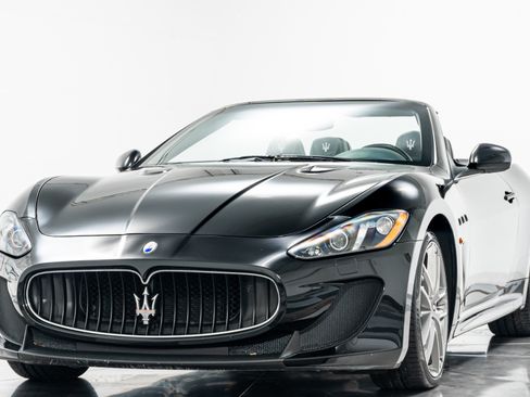 Used 2014 Maserati GranTurismo Convertible RWD image 5