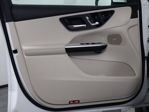 Used 2026 Mercedes-Benz GLC 300 image 7