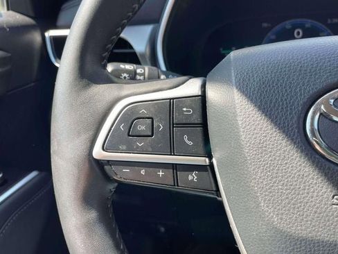 Used 2024 Toyota Highlander Platinum AWD/4WD image 21