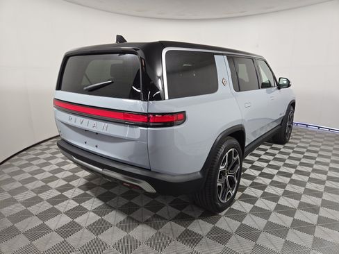 Used 2024 Rivian R1S Adventure AWD/4WD image 5