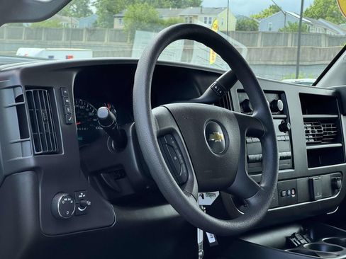 Used 2025 Chevrolet Express 2500 w/ Driver Convenience Package RWD image 8