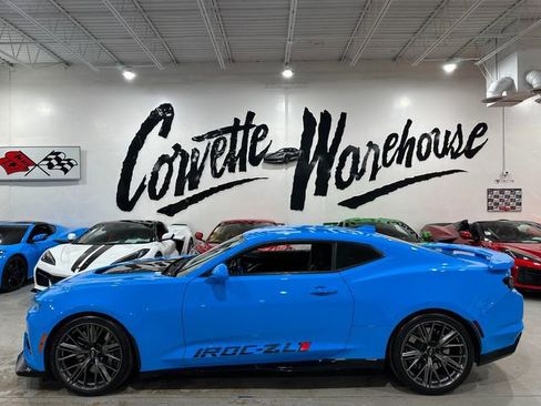 Used 2022 Chevrolet Camaro ZL1 RWD image 2