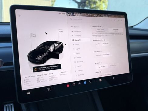 Used 2022 Tesla Model 3 Performance image 28