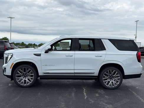 New 2026 GMC Yukon Denali Ultimate AWD/4WD image 10