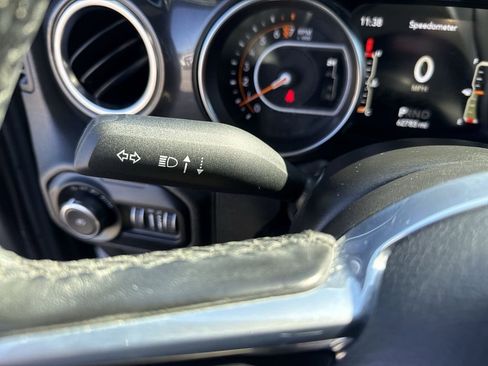 Used 2021 Jeep Wrangler Unlimited Sahara AWD/4WD image 17