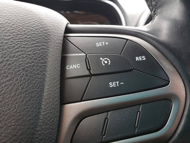 Used 2019 Jeep Cherokee Limited AWD/4WD image 23
