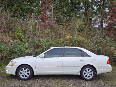 Used 2002 Toyota Avalon XLS image 4