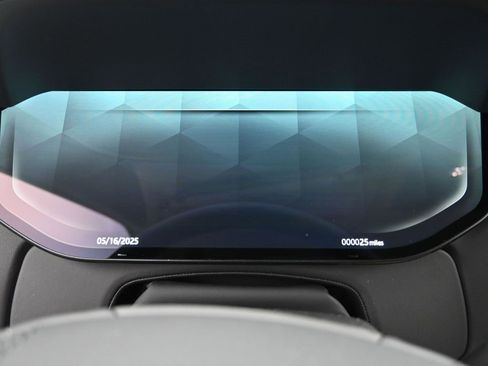 New 2025 Land Rover Range Rover Long Wheelbase SE image 28