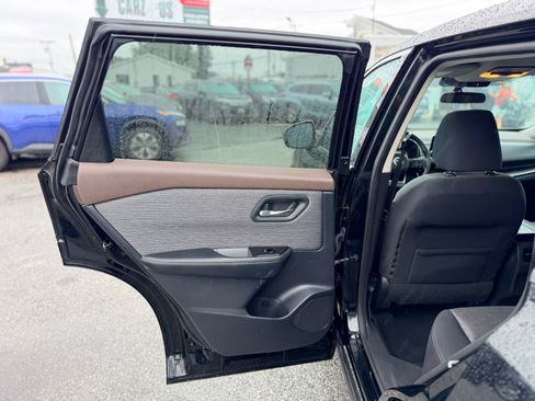 Used 2021 Nissan Rogue SV AWD/4WD image 16