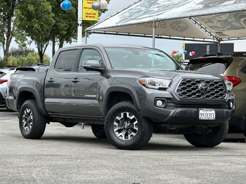 Used 2021 Toyota Tacoma TRD Off-Road w/ Technology Package AWD/4WD image 2