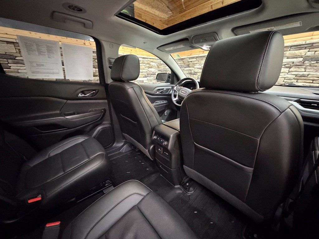Used 2021 GMC Acadia SLT AWD/4WD image 49