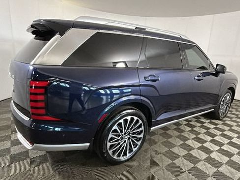 Used 2026 Hyundai Palisade Calligraphy FWD image 2