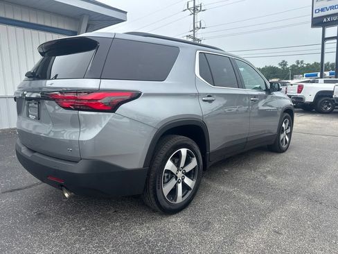 Used 2023 Chevrolet Traverse LT w/ LT Premium Package AWD/4WD image 7