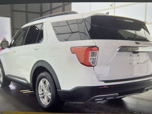 Certified 2023 Ford Explorer XLT w/ Equipment Group 202A image 5