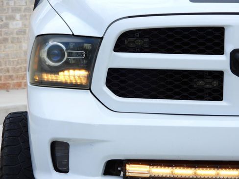 Used 2016 RAM 1500 Express AWD/4WD image 36