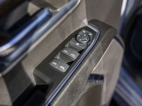 Used 2024 GMC Sierra 1500 Elevation image 24