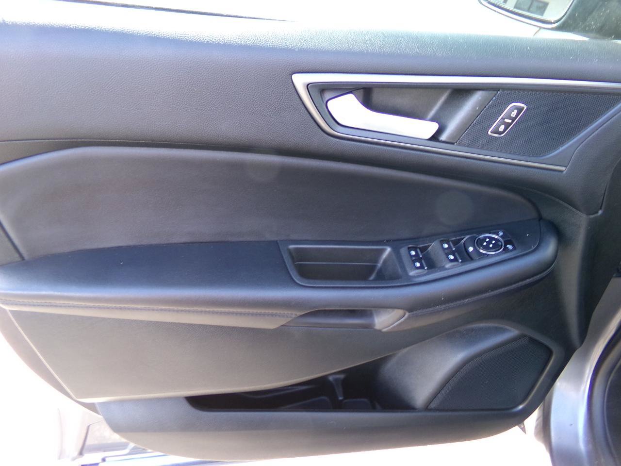Used 2023 Ford Edge SE AWD/4WD image 9
