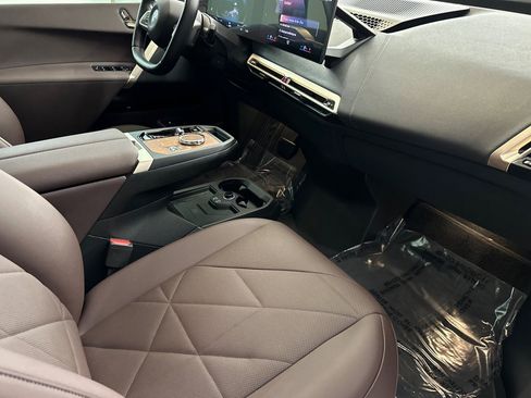 Certified 2023 BMW iX xDrive50 w/ Ultimate Package 2 image 32