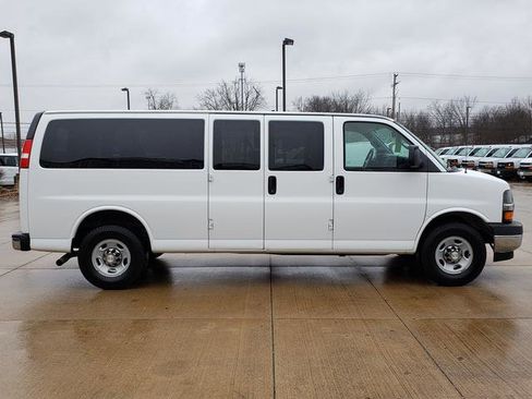 Used 2017 Chevrolet Express 3500 LT w/ LT Preferred Equipment Group image 7