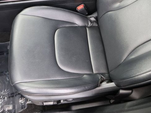 Used 2025 Kia Sportage EX image 29