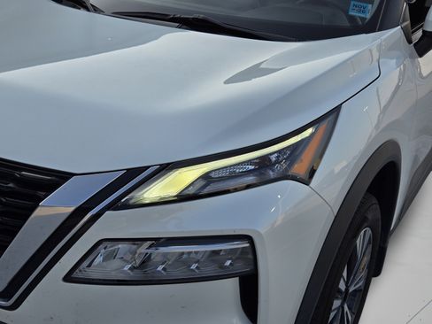 Used 2023 Nissan Rogue SV FWD image 9