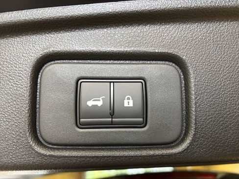 New 2026 Nissan Pathfinder SV w/ SV Premium Package AWD/4WD image 19