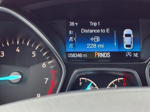 Used 2019 Ford Escape Titanium image 18