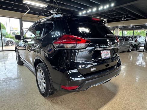 Used 2017 Nissan Rogue SV w/ SV Premium Package AWD/4WD image 5