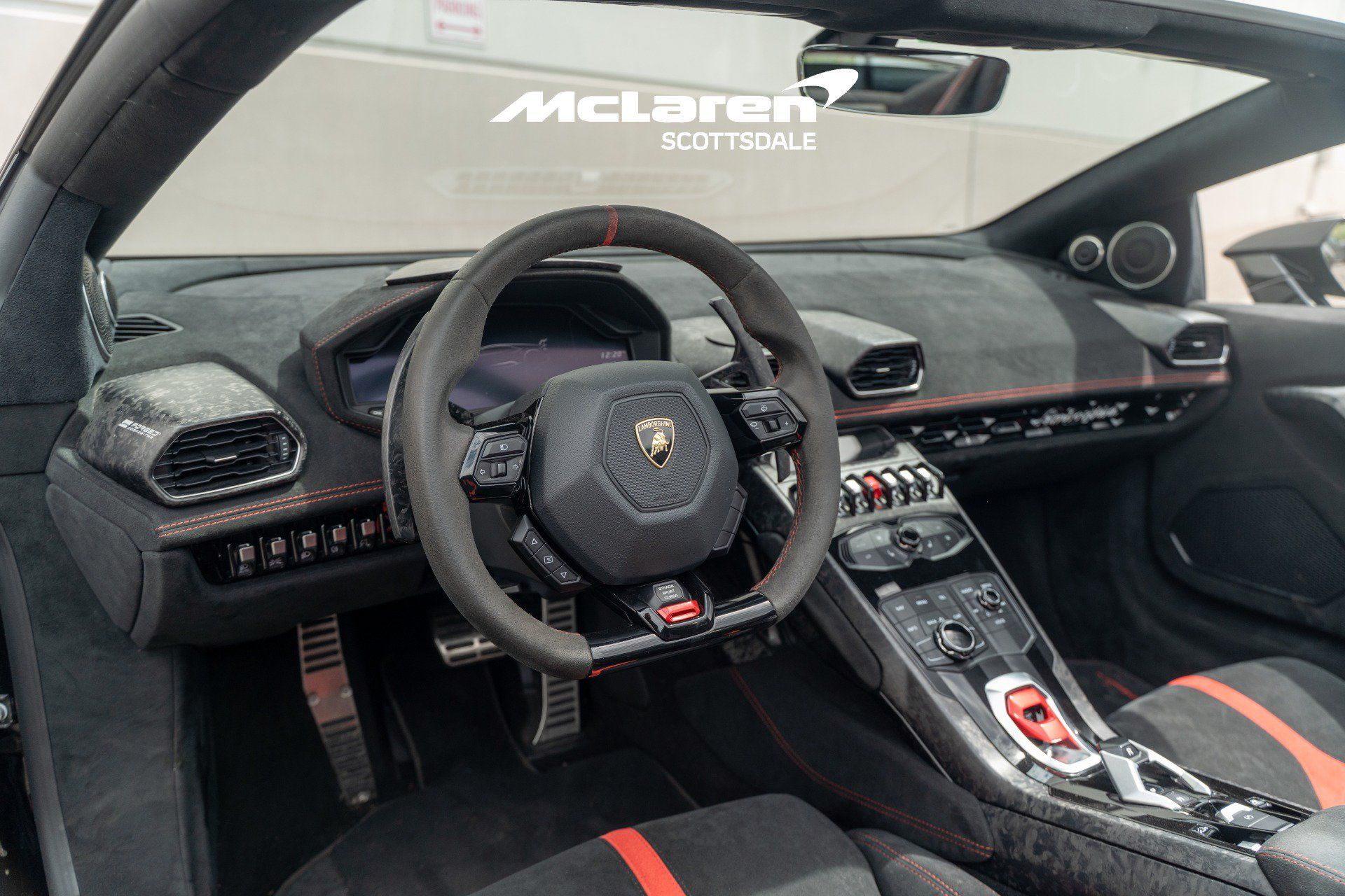 Used 2019 Lamborghini Huracan Performante AWD/4WD image 13